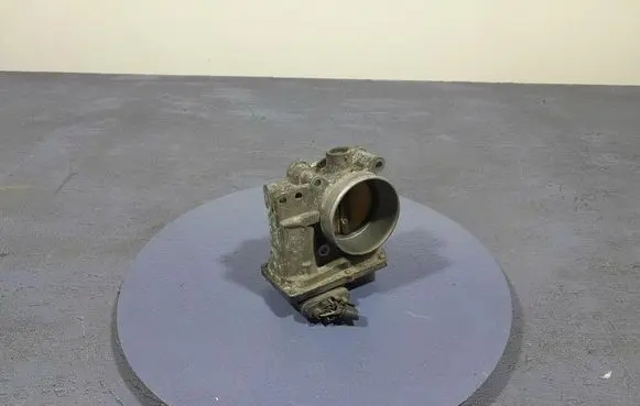 Volvo S60 Throttle body valve 30711551