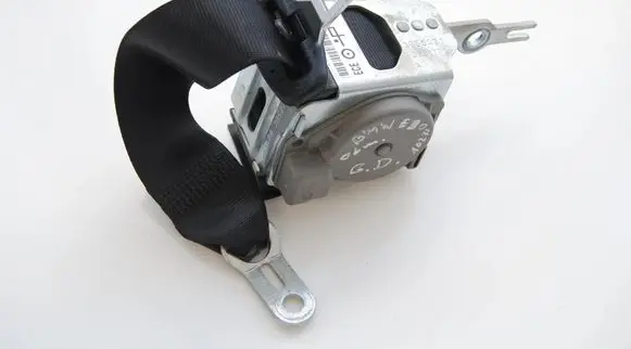 Volkswagen Golf VI Rear seatbelt 050447425H570