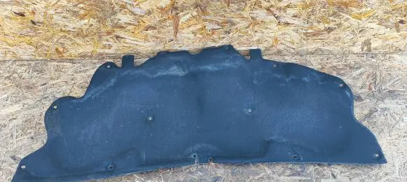 Engine bonnet/hood sound/heat insulation