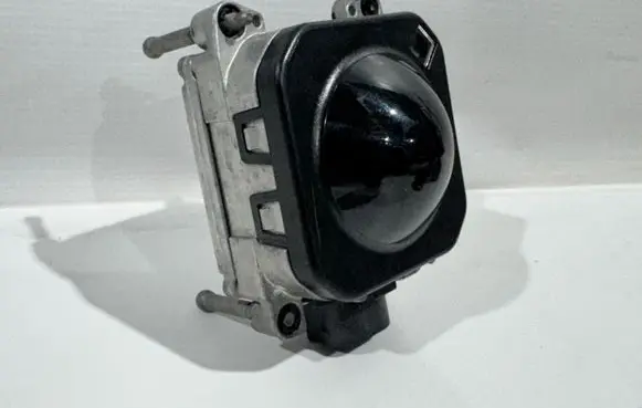 Volkswagen Touareg II Distronic sensor radar 7P6907561A 7P6907541B 7P6907541C