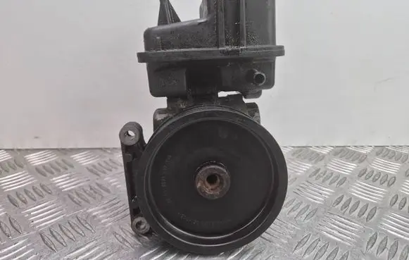 Mercedes-Benz Sprinter W906 Power steering pump A0064667801 7691332150
