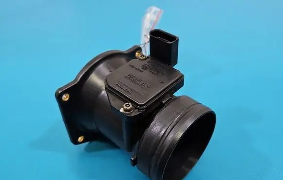 Volkswagen PASSAT B5.5 Mass air flow meter 06A906461B IMPRK1576917