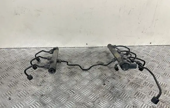 Mercedes-Benz E W211 Fuel main line pipe A6420700495 0618900137