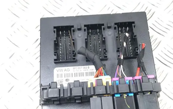 Audi TT TTS Mk2 Other control units/modules 8P0907063B