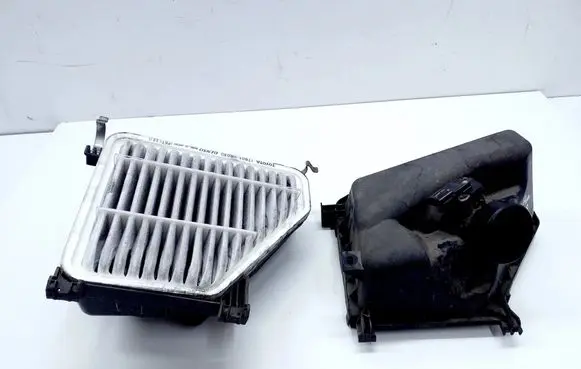 Toyota Auris E180 Air filter box 0N07 2220426010