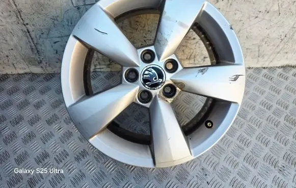 Skoda Rapid (NH) R15 alloy rim 5JA601025
