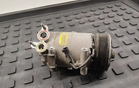Land Rover Evoque I Air conditioning (A/C) compressor (pump) EJ3219D629BC