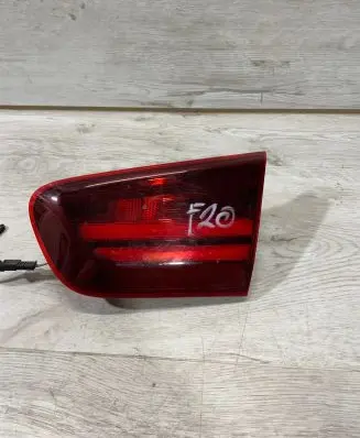 Tailgate rear/tail lights