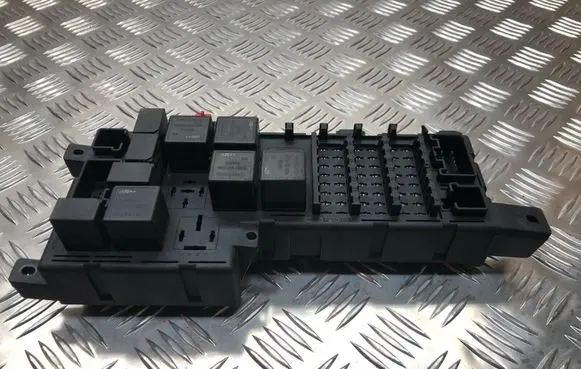 Volvo V70 Fuse module 518717004 8637841