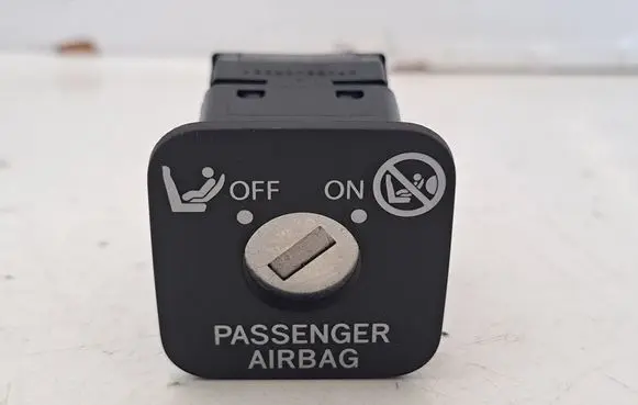 Toyota Verso Passenger airbag on/off switch 6906553010