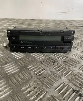 Volkswagen PASSAT B5.5 Climate control unit