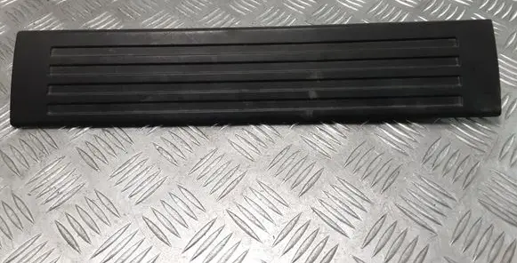 Mercedes-Benz R W251 Front sill trim cover A2516860036