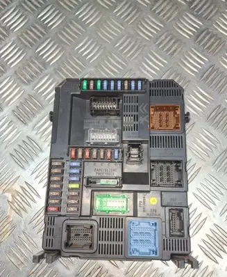 Citroen C4 Cactus Fuse module 9807532080 20140820 E1095294