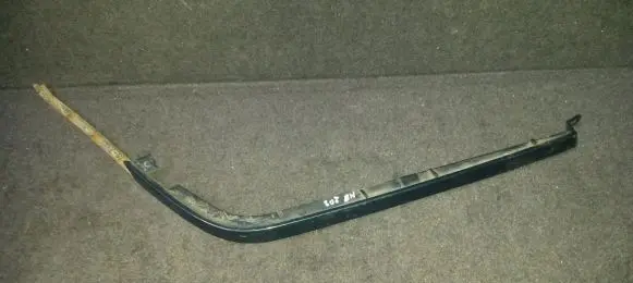 Mercedes-Benz C W202 Under headlight/headlamp trim 2028260877 2-4093-010