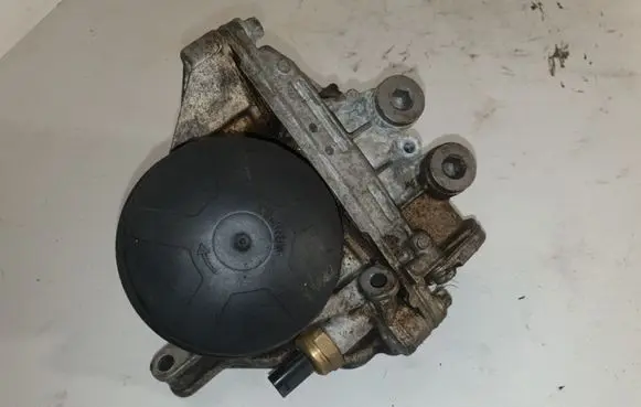 BMW 3 F30 F35 F31 Oil filter mounting bracket 7516383