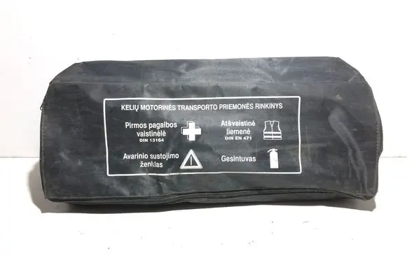 Volvo XC70 First aid kit 