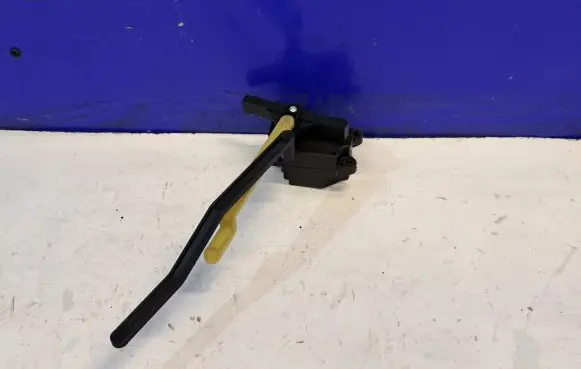 Volvo S80 A/C air flow flap actuator/motor 6G9N19E616BA