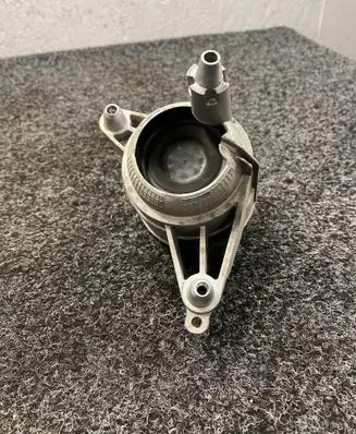 Mercedes-Benz C W206 Engine mount bracket A2062400001