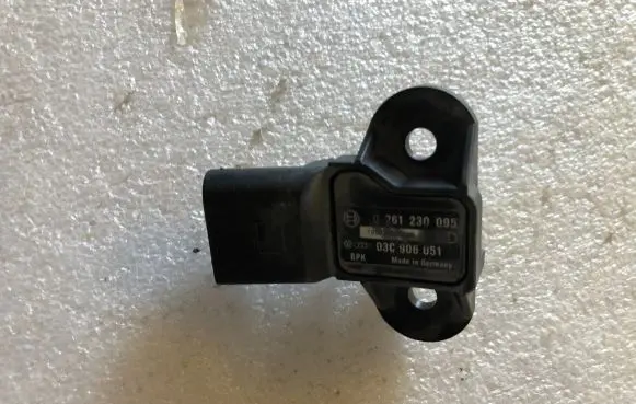 Volkswagen Golf VI Air pressure sensor 03C906051