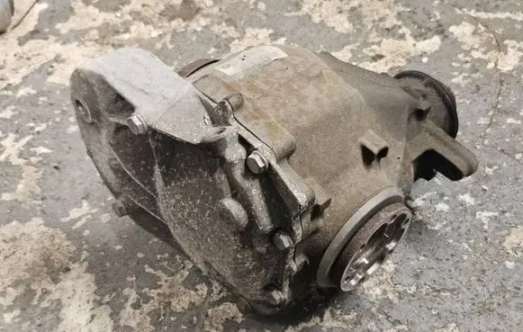 BMW 1 E82 E88 Rear differential 7570280 901007280100008