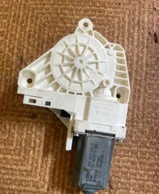 Audi A4 S4 B8 8K Front door window regulator motor 8K0959802A