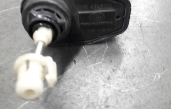 Ford Focus Headlight level adjustment motor 
