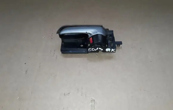 Suzuki SX4 Front door interior handle NOCODE