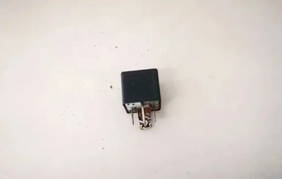 Audi A4 S4 B5 8D Other relay 443951253j 899511000