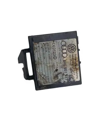 Audi A4 S4 B6 8E 8H Alarm control unit/module 8H0951177