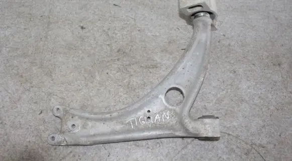 Volkswagen Tiguan Front lower control arm/wishbone