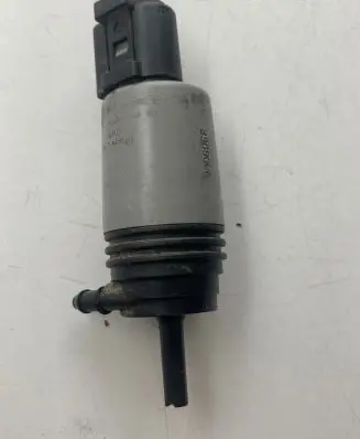 BMW 5 E60 E61 Windscreen/windshield washer pump 6934159 23557610