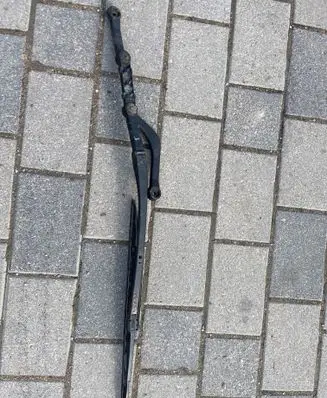 BMW 5 E39 Front wiper blade arm 102089