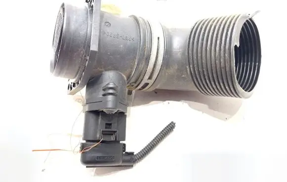 Volkswagen Golf V Mass air flow meter 0281002531