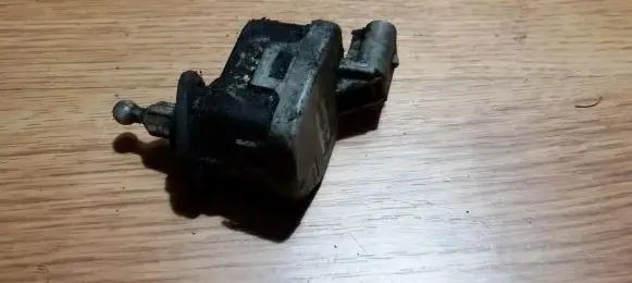 Opel Astra G Headlight level adjustment motor 90590665