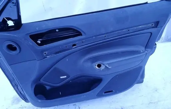 Skoda Octavia Mk2 (1Z) Front door card panel trim 