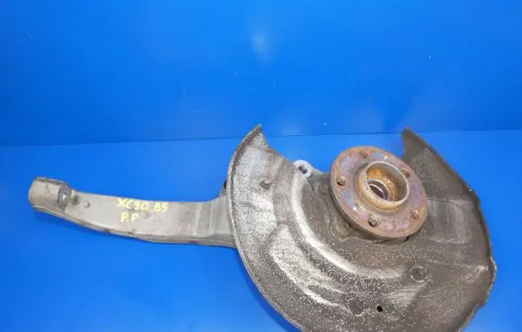 Volvo XC90 Front wheel hub XX9085