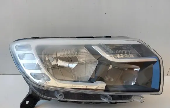 Dacia Sandero Headlight/headlamp 260103529R