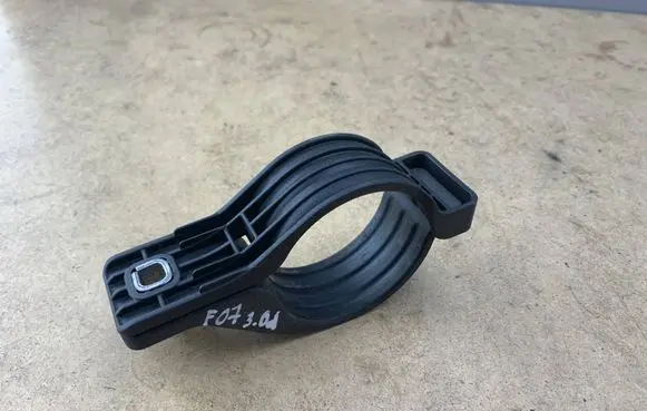 BMW 5 GT F07 Fuel filter bracket/mount holder 70349750 70349751
