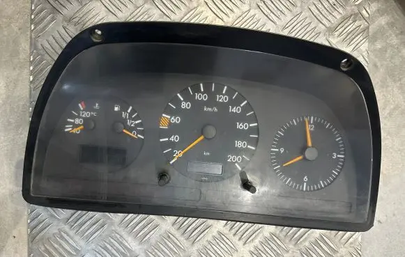 Mercedes-Benz Vito Viano W638 Speedometer (instrument cluster) MB0005429101