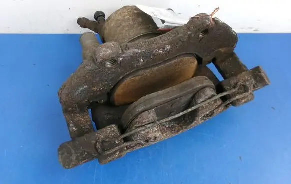 Ford C-MAX I Front brake caliper