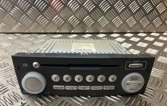 Mitsubishi Colt Radio/CD/DVD/GPS head unit MR587702HA