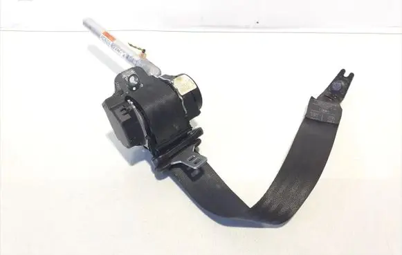 Volvo V70 Front seatbelt 39859392