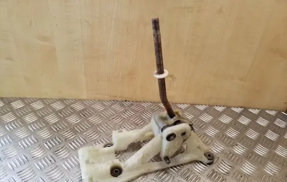 Toyota RAV 4 (XA20) Gear selector 
