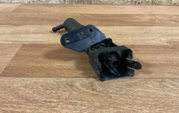 Toyota Avensis T250 Headlight washer spray nozzle 