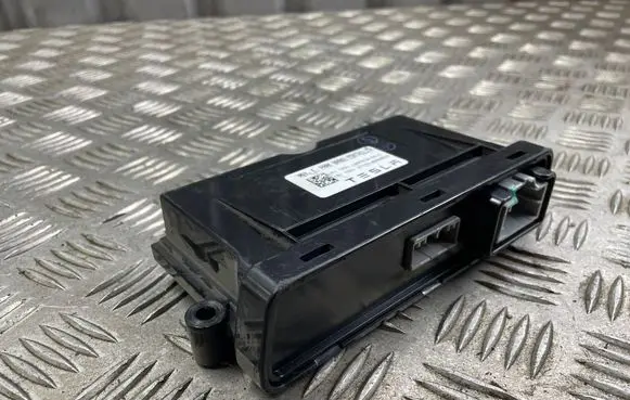Tesla Model S Hand brake control module 100761800E 2117DJ0000022
