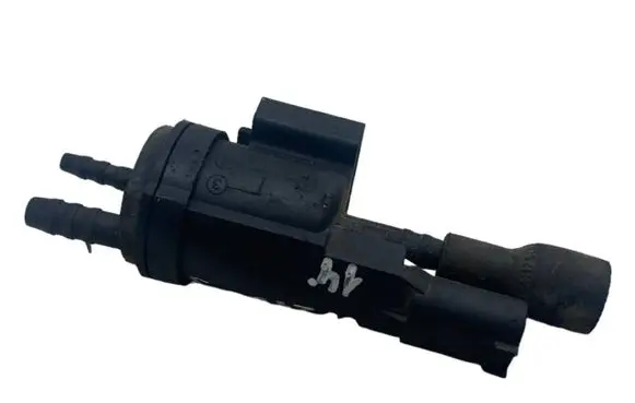 Mercedes-Benz E W212 Turbo solenoid valve 0025407097 48B43625C02
