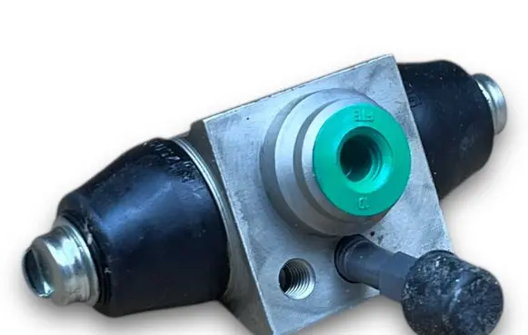 Volkswagen Polo Master brake cylinder 6N06111053