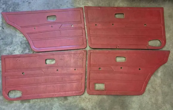 Volkswagen Jetta I Front door card panel trim 171