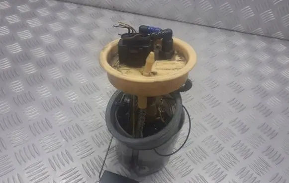 Seat Ibiza IV (6J,6P) Mechanical fuel pump 6R0919050