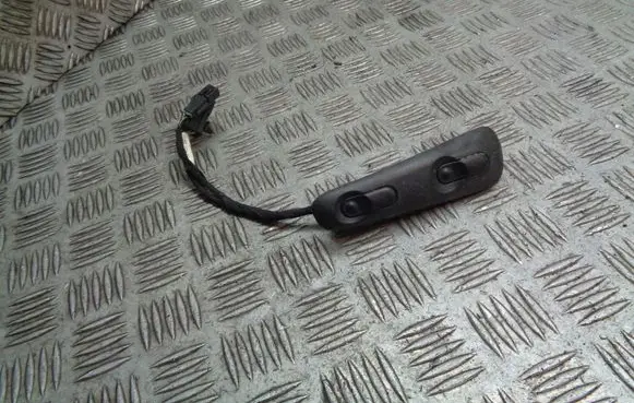 Opel Omega B2 Central console control unit 90457364